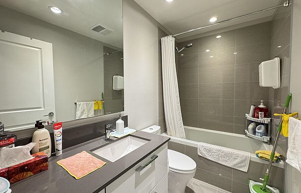 501 3487 Binning Road University VW