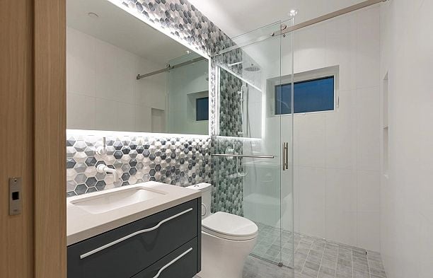 1 2128 W 21st Avenue Arbutus