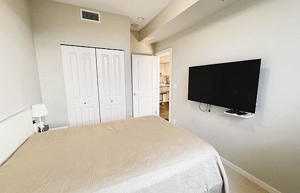 501 3487 Binning Road University VW