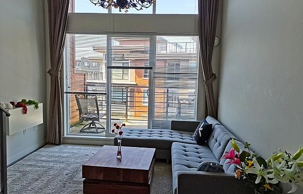 PH18 5983 Gray Avenue University VW