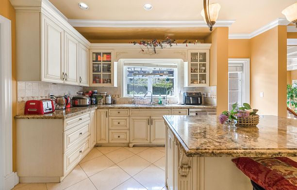 6261 Adera Street South Granville