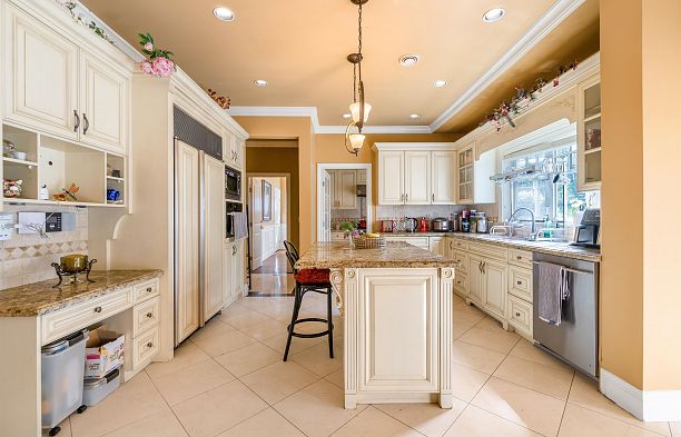 6261 Adera Street South Granville