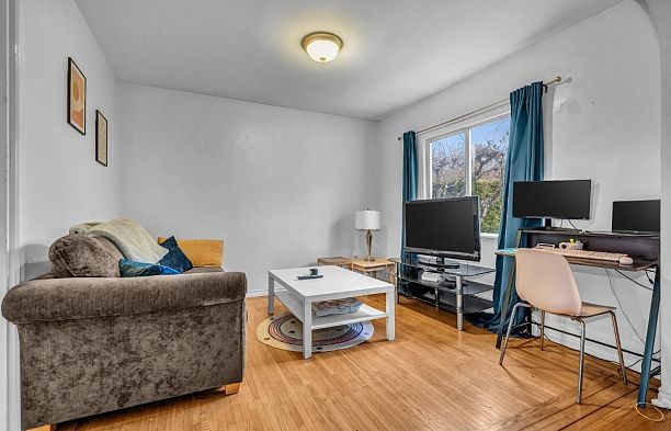 3555 Trafalgar Street Arbutus