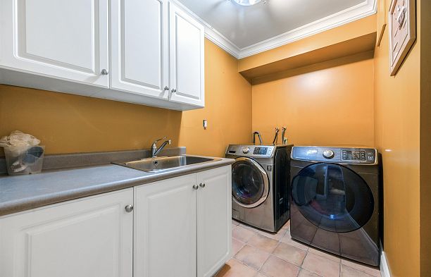 6261 Adera Street South Granville