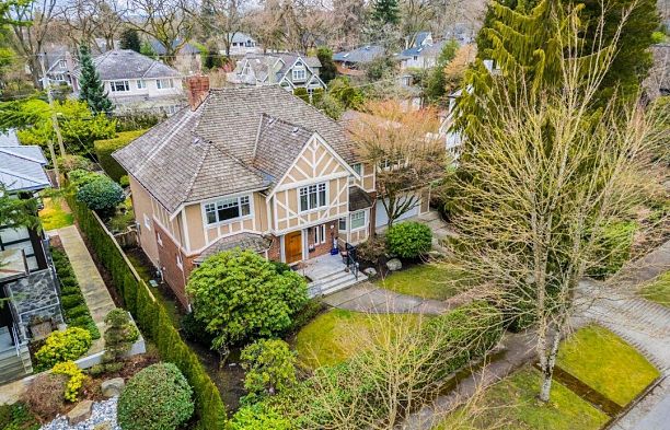 6261 Adera Street South Granville