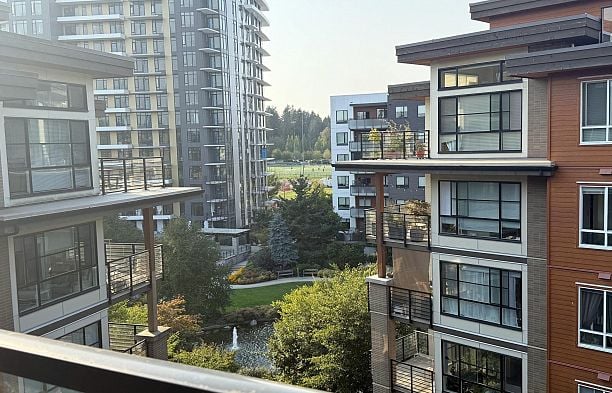 PH18 5983 Gray Avenue University VW