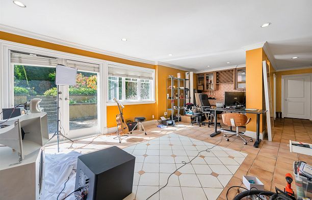 6261 Adera Street South Granville