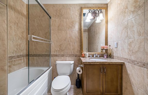 6261 Adera Street South Granville