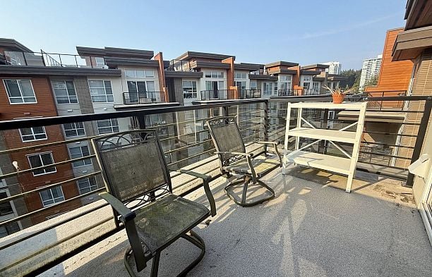 PH18 5983 Gray Avenue University VW