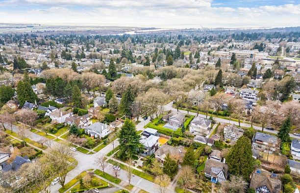 6261 Adera Street South Granville