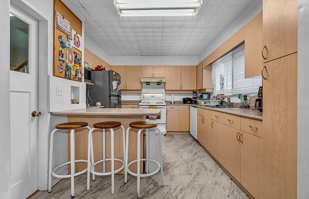 3555 Trafalgar Street Arbutus