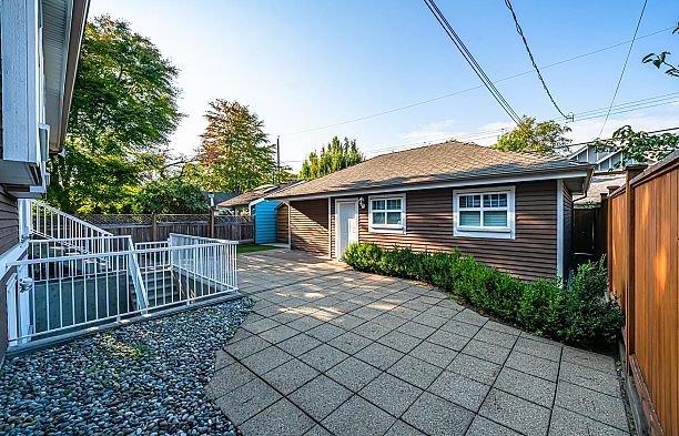 3941 W 19th Avenue Dunbar