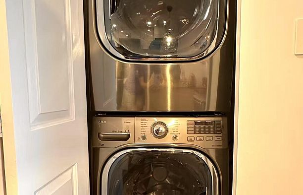 311 555 Abbott Street Downtown VW