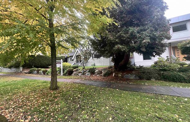 5870 Cartier Street South Granville