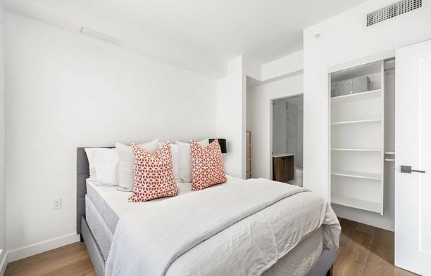 312 6859 Cambie Street South Cambie