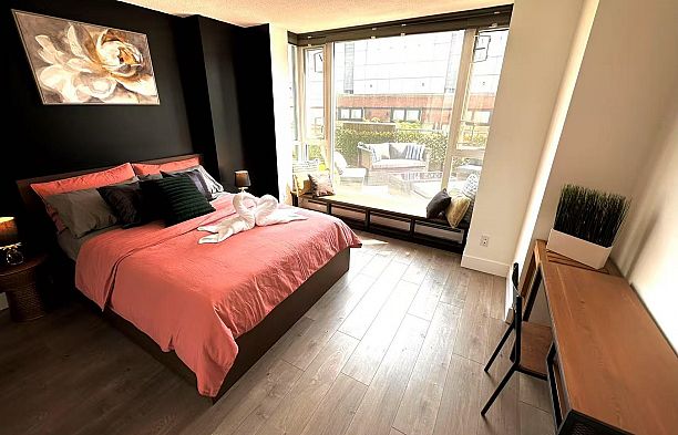 311 555 Abbott Street Downtown VW