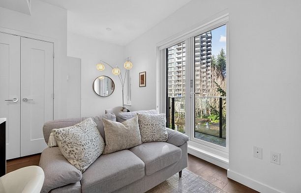 408 5681 Birney Avenue University VW