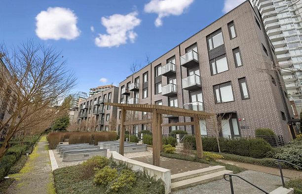 408 5681 Birney Avenue University VW