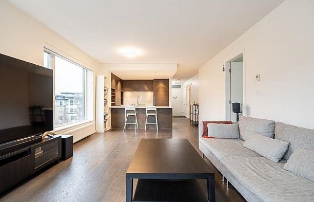 520 5955 Birney Avenue University VW