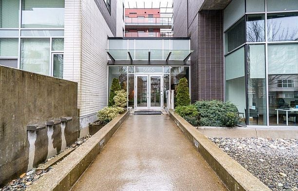 520 5955 Birney Avenue University VW