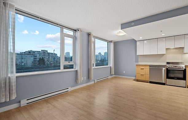 512 445 W 2nd Avenue False Creek