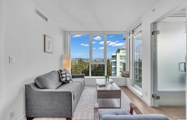 2303 3355 Binning Road University VW