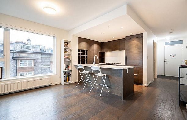 520 5955 Birney Avenue University VW