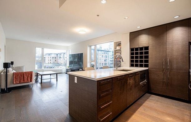 520 5955 Birney Avenue University VW