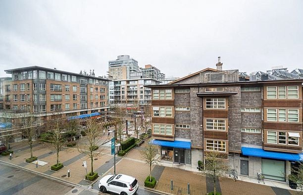 520 5955 Birney Avenue University VW