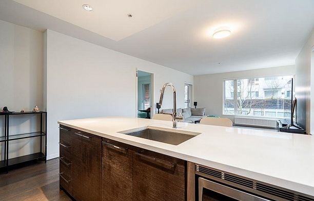 520 5955 Birney Avenue University VW