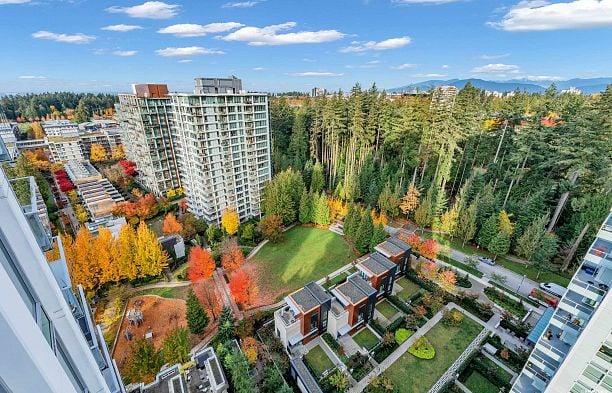 2303 3355 Binning Road University VW