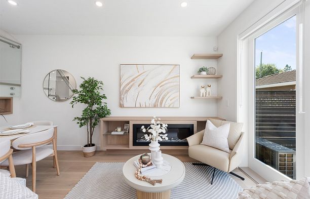 2 2750 W 19th Avenue Arbutus