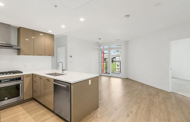 #410 3581 Ross Drive University VW