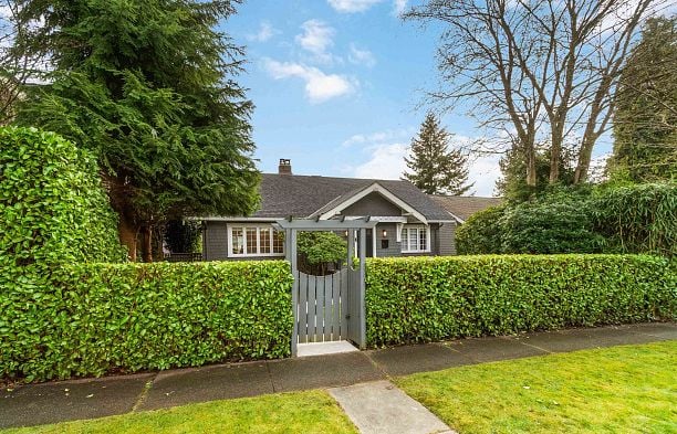 3322 W 38th Avenue Dunbar