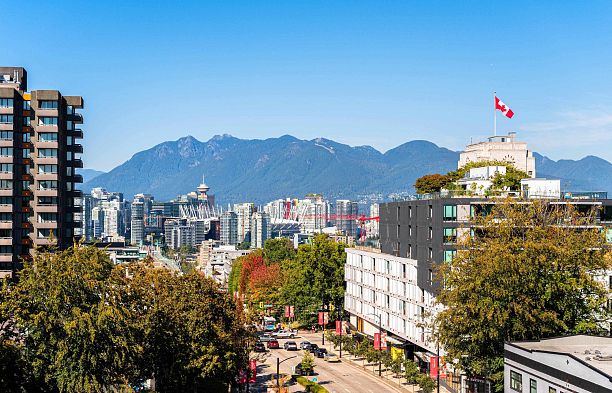 804 518 W 14th Avenue Fairview VW