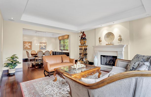 1807 Acadia Road University VW