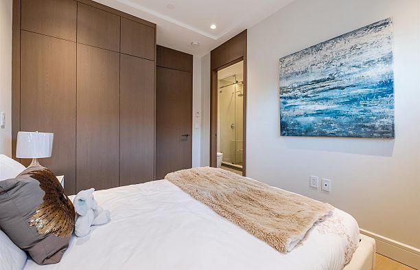 3852 W 50th Avenue Southlands