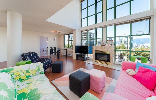 804 518 W 14th Avenue Fairview VW