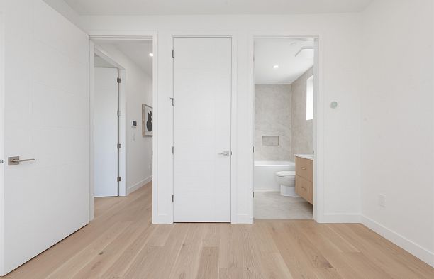 2 2750 W 19th Avenue Arbutus