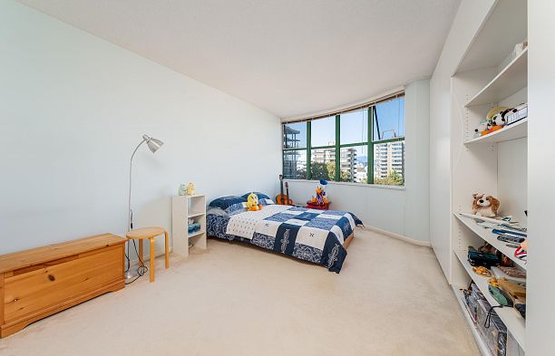 804 518 W 14th Avenue Fairview VW