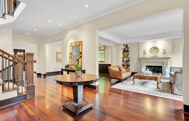 1807 Acadia Road University VW