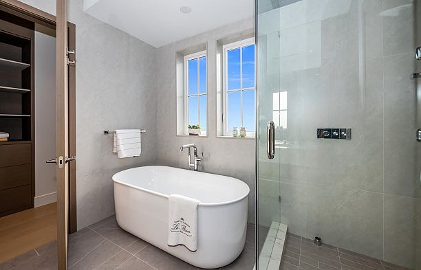 3852 W 50th Avenue Southlands