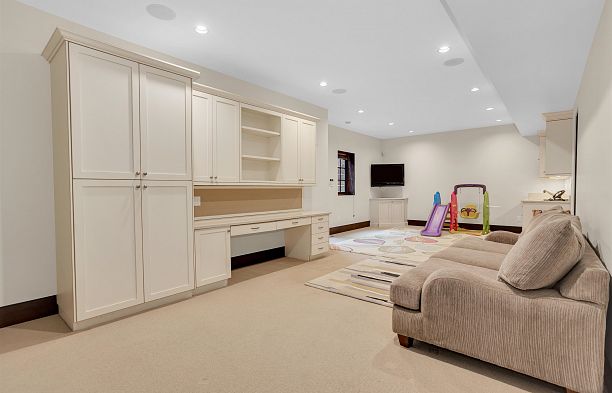 1807 Acadia Road University VW