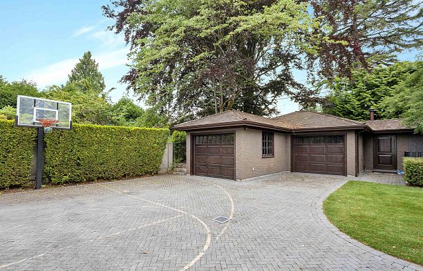 1807 Acadia Road University VW