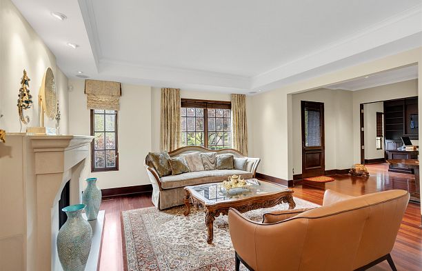 1807 Acadia Road University VW