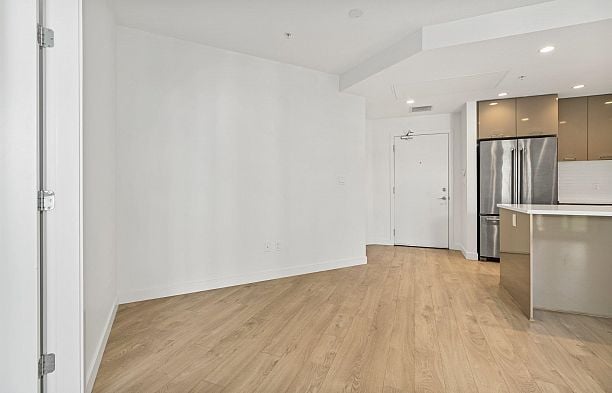 #410 3581 Ross Drive University VW