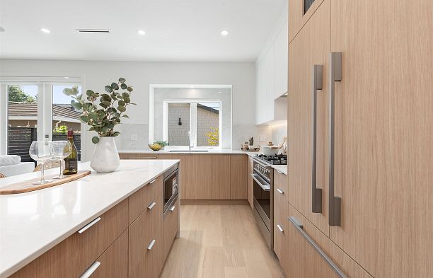 2 2750 W 19th Avenue Arbutus