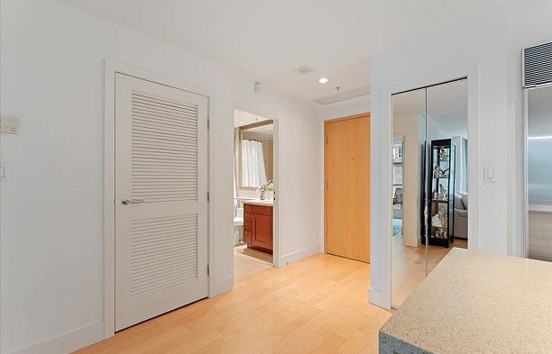 1008 590 Nicola Street Coal Harbour