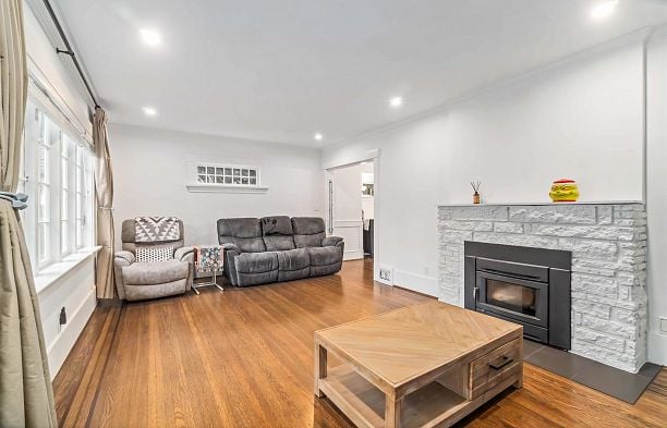 3322 W 38th Avenue Dunbar