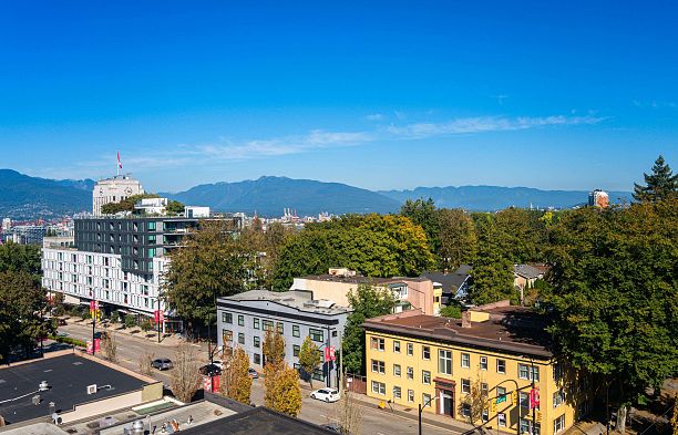 804 518 W 14th Avenue Fairview VW